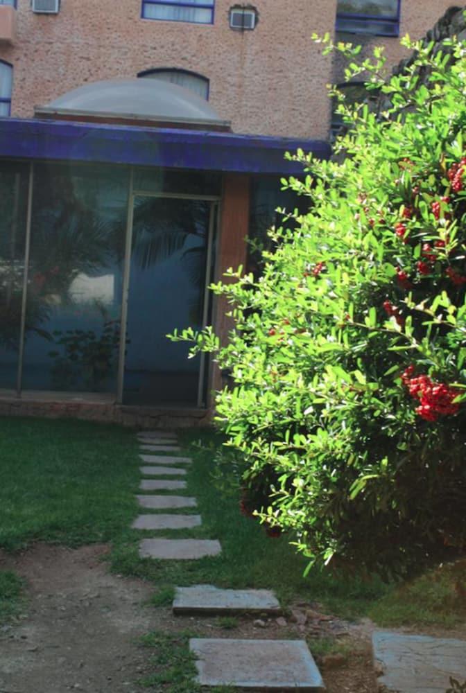 Hotel Plaza Zacatecas Guadalupe  ภายนอก รูปภาพ